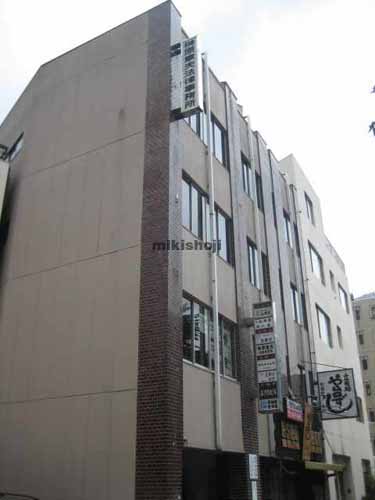 ムツガビル 外観