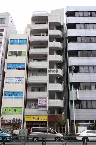 新宿・歌舞伎町の岡埜ビル 外観1