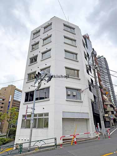 ＤｅＬＣＣＳ新宿御苑ビル 外観