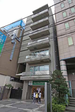 西新宿の食糧学院ビル 外観1