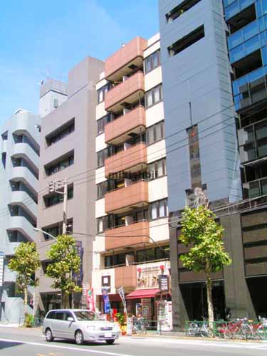 東上野の新大石屋ビル 外観1