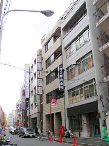 ジャストプレイスビル 外観