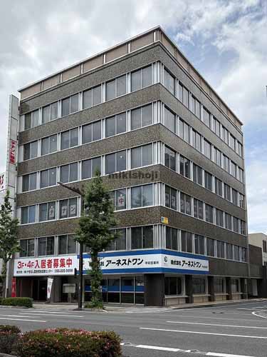甲府市のＭ－１ビル 外観1