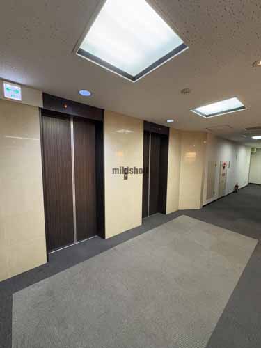 グランドパークビル エレベーターホール1