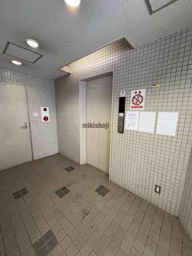 アルファ北1条ビル エレベーターホール1