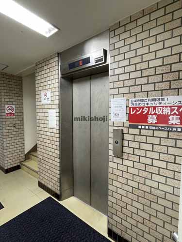 平岸スクエアビル エレベーターホール1