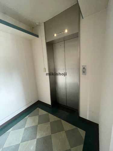 スリーシステムビル エレベーターホール1