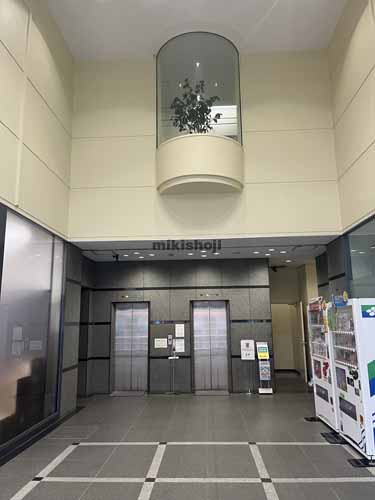 第６銅谷ビル エントランス1