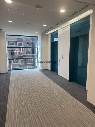 地下鉄泉中央駅ビル（ＳＷＩＮＧ） エレベーターホール2