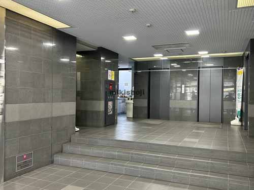 泉中央ビル エントランス1