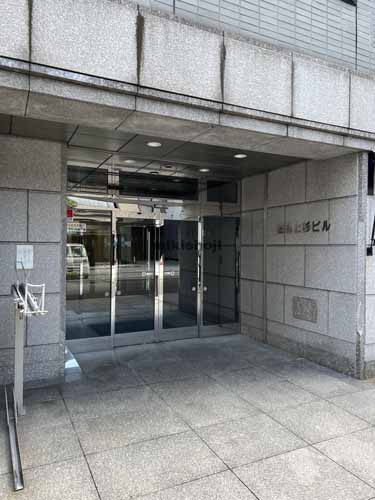 庄建上杉ビル エントランス1