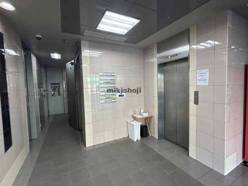 トラストセンタービル エレベーターホール1