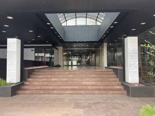 山形十日町ビル エントランス2