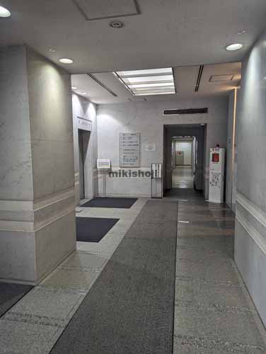 損保ジャパン青森ビル エントランス1