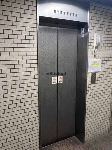古川駅前ビル エレベーターホール1