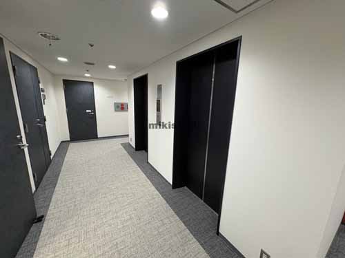 関内のヘリオス関内ビル エレベーターホール1