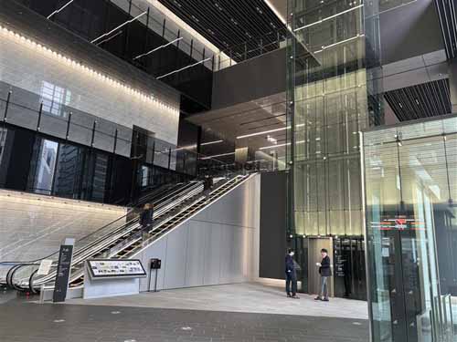 横浜シンフォステージ　ウエストタワー エントランス1