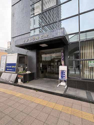 刈谷市全域のセントラルビル エントランス1