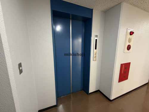 武田ビル エレベーターホール1
