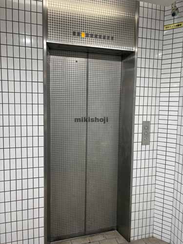 サカエスカイビル エレベーターホール1