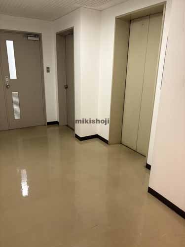 名駅・那古野の名駅近藤ビル エレベーターホール1