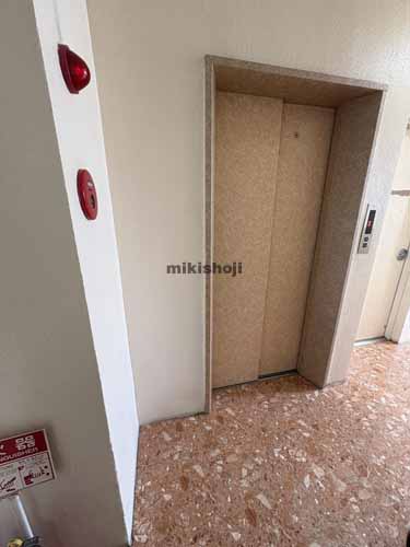 豊田市全域の金井ビル エレベーターホール1