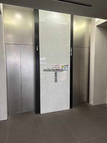 ５０ＫＴ中駒ビル エレベーターホール1