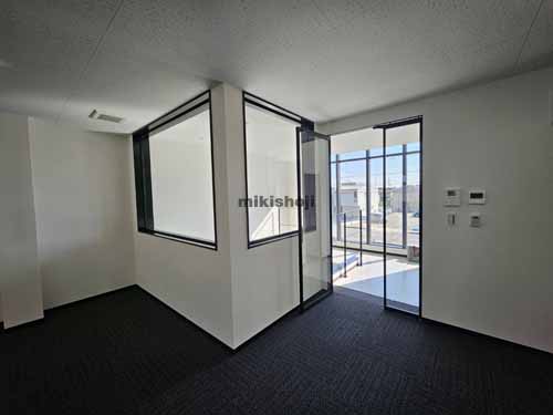 ＭＴ倉庫付事務所 貸室内4