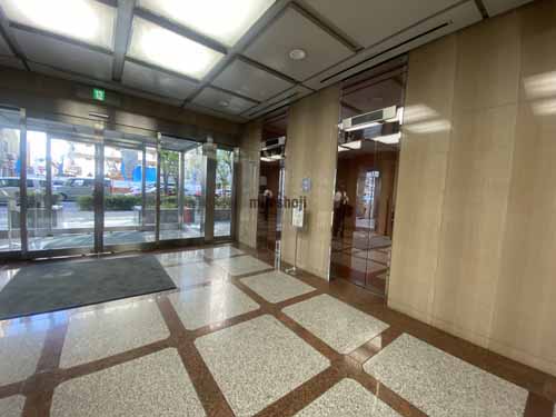 梅田プラザビル エントランス2