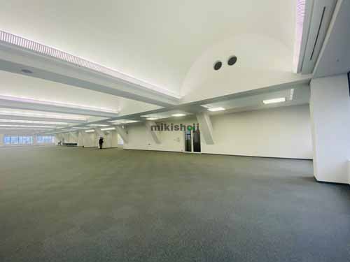 梅田スカイビル 貸室内1