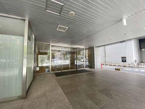 大阪興銀ビル エントランス7
