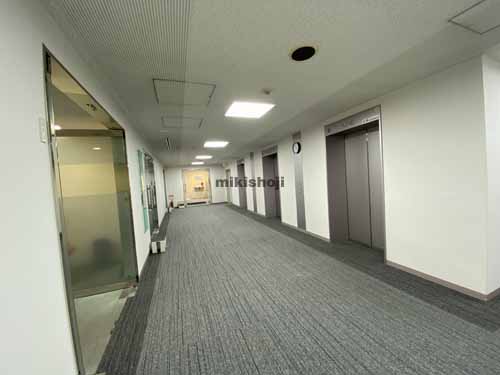 沢の鶴ビル エレベーターホール2