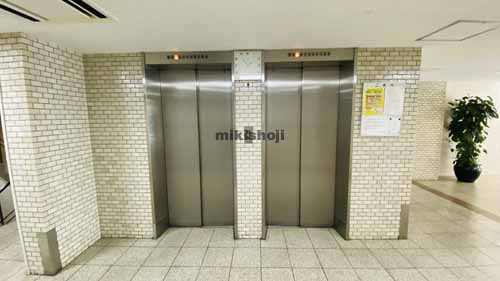 中博ビル エントランス8