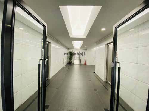 又一ビル エントランス8