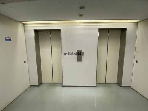 本町南シモジマビル エレベーターホール4