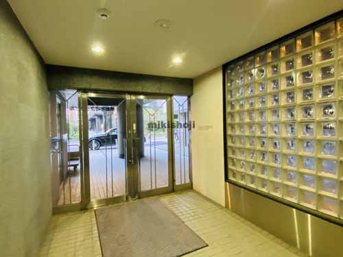 堺筋本町プラザビル エントランス4