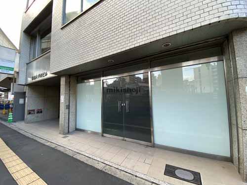 ナンバ八千代ビル エントランス4