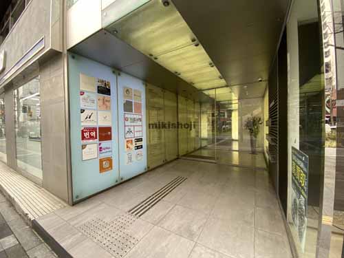 難波日興ビル エントランス1