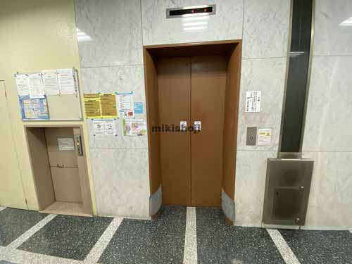 大阪写真会館ビル エントランス3