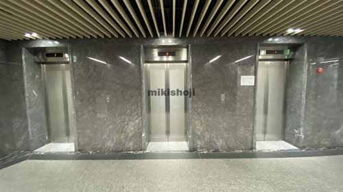 辰野心斎橋ビル エントランス3