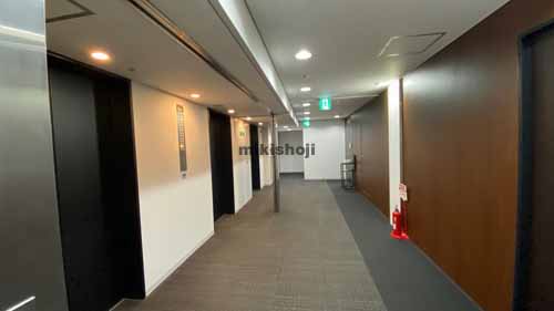 辰野心斎橋ビル エレベーターホール3