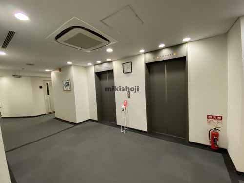 新大阪トヨタビル エレベーターホール1