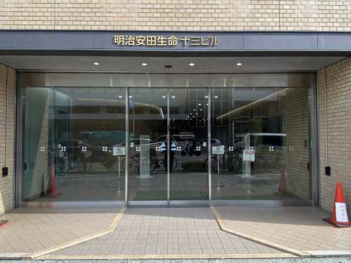 明治安田生命十三ビル エントランス3