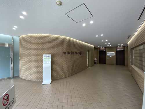 明治安田生命十三ビル エントランス8