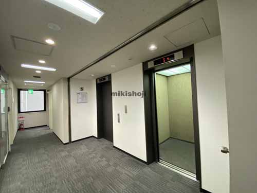 明治安田生命十三ビル エレベーターホール4