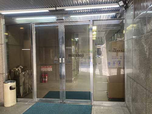 中之島日光ビル エントランス1