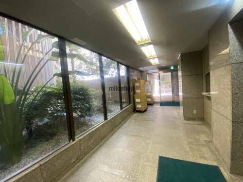 中之島日光ビル エントランス2