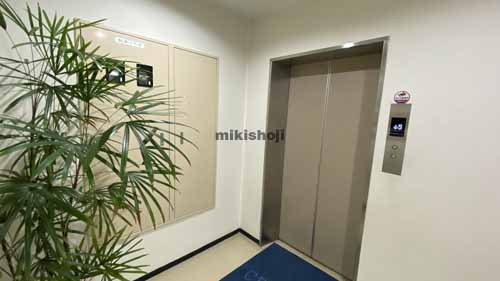 クルーズ江坂ビル エレベーターホール1