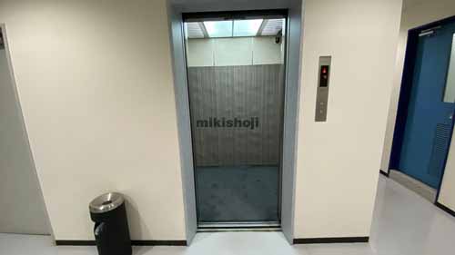 江坂石周ビル エレベーターホール3