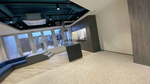 ＴＨＥ　ＶＩＬＬＡＧＥ　ＯＳＡＫＡ エレベーターホール4